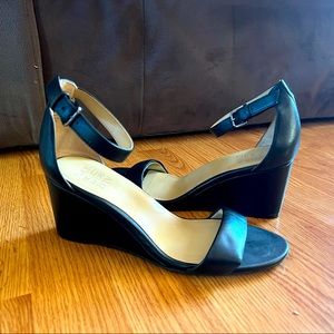 Naturalizer Black Basic Wedges 🖤✨
